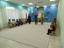День смеха День смеха.